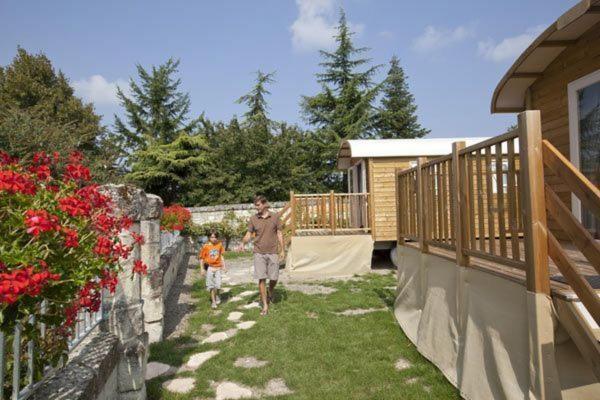 Les Roulottes De Cuzay Villa Roiffe Ngoại thất bức ảnh